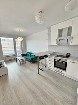 Moderný 1 izb apartmán Nová nemocnica, Inovecká balkon