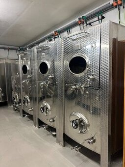 NEREZOVÁ NÁDRŽ DĚLENÁ 1200+1200L S CHLAZENÍM - 1