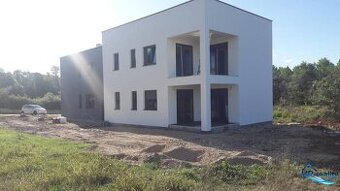 ☀Zadar/okolie(HR)–Apartmán 92m2, so záhradou, 80m od mora