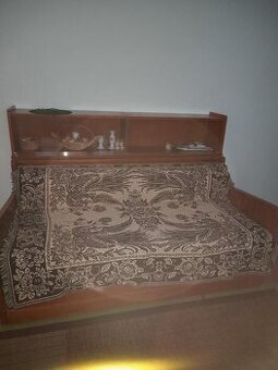 Rozkladací gauč s úložným priestorom