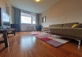 Ponúkame na predaj 3 izbový byt na sídlisku Terasa,...