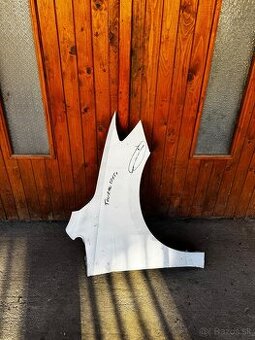 VW Touran 2015- pravý blatník - 1