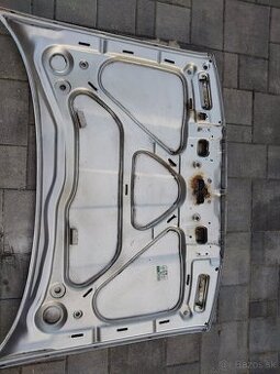 Predam kapotu octavia 1