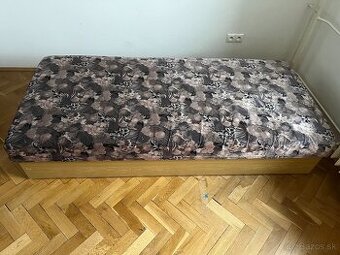 Rozkladacia posteľ s úložným priestorom