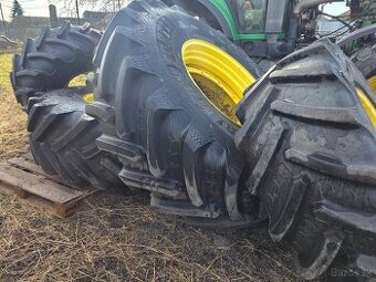 Kolesá John Deere