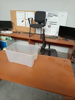 Stoly kancelarske hnede