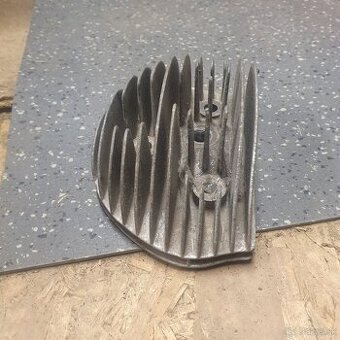 Jawa 350 354  hlava motora ľavá strana , alebo mozno perak