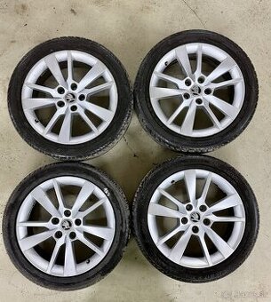 Predám elektrony Škoda TRIUS 5x112 R17 Letné pneu