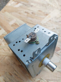 magnetron SMC 2M240E (HS) .5