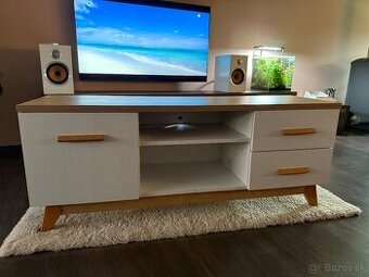 TV stolík