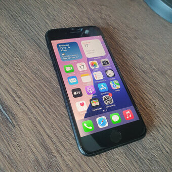 iPhone SE 2020 64 GB čierný pekný stav SUPER lacák