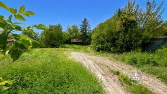 AXIS REAL | Stavebný pozemok (1.330 m2) Topoľový rad, Bernol