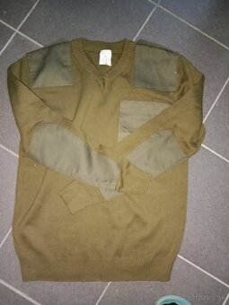 Vojenský pánsky sveter