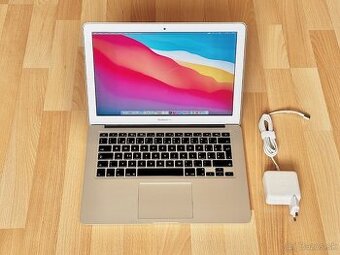 MacBook Air 13", NOVÁ BATERKA, TOP STAV