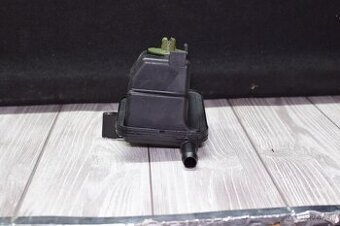 Nádobka na servo olej