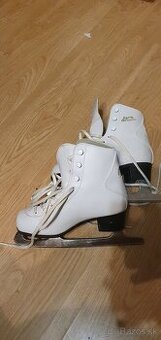 ladove dievcenske korcule