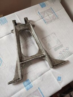 Prodám originální stojan na jawa 250/353 ve výborném stavu