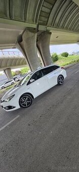 Toyota Auris 2018 hybrid Combi