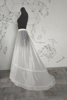 Nová spodnica pod šaty s vlečkou