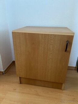 Predám skrinku - nočný stolík