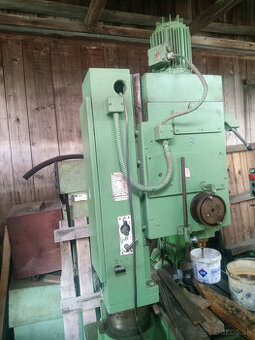 vrtacka stojanova Heckert, typ BS 32 AI