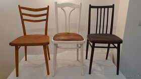 3 staré drevené stoličky v dobrom stave, každá je iný typ