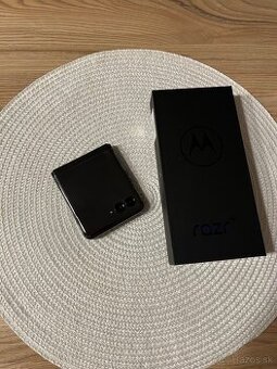 Motorola razr+ 2023