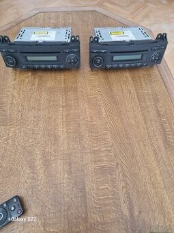 Autoradio s CD Mercedes