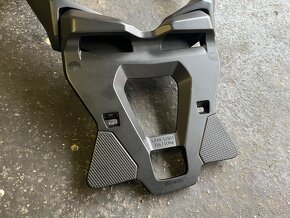Zadný nosič na kufor Yamaha Tmax