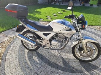 Honda CBF250,rv2006,20900km,bohatá výbava