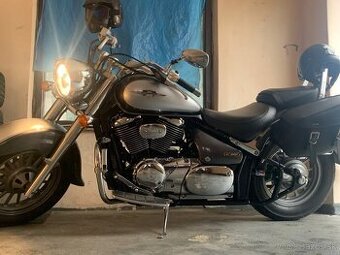 Suzuki Intruder