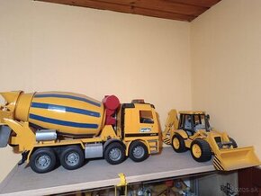 Bruder traktor nakladač