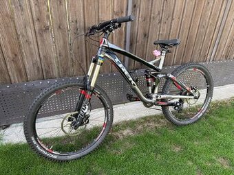 Trek Slash 8