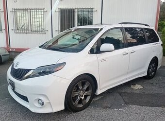 Toyota Sienna 3,5 SE 2015/16 BÍLÁ PERLA TOP STAV