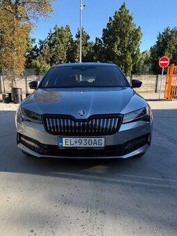 Škoda Superb IV Combi Sportline–360 kamera,panoráma,webasto