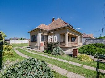 Rodinný dom Mojmirovce - 814m2 pozemok