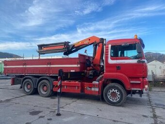 nákladné auto s Hydraulickou rukou ,sklapač