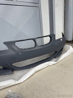 Predny M5 naraznik pre BMW E60 a E61