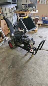 Motorový záhradný drvič MZD-7/70