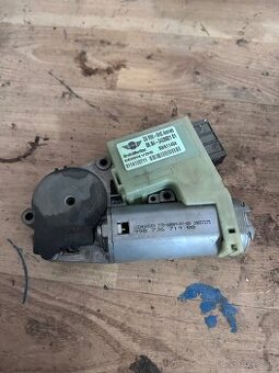 Motorcek stresneho okna mini cooper