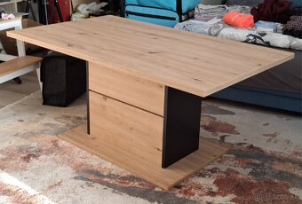 Konferenčný stolík