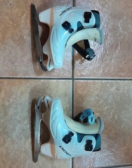 Predam zimné detské 25e korčule veľkosť 29/31