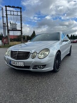 Mercedes-Benz w211 E550 4matic 300KW