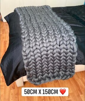 Ručne pletený prehoz na posteľ
