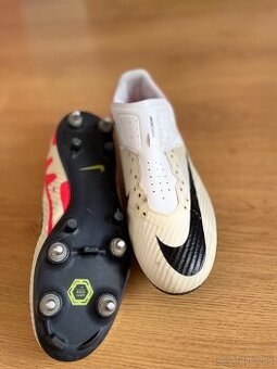 Predám futbalové kopačky, veľkosť 42 , Nike