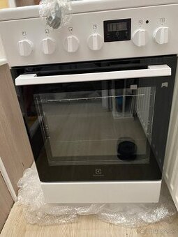 Kombinovaný sporák Electrolux LKK540232W
