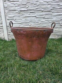 Starožitný veľký medený kotol – poctivá ručná práca