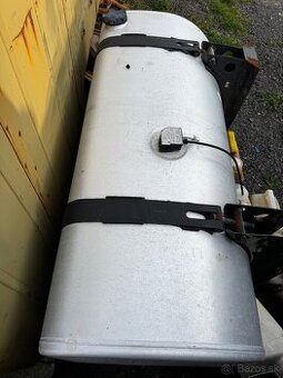 Predám palivovú nádrž na Volvo FH