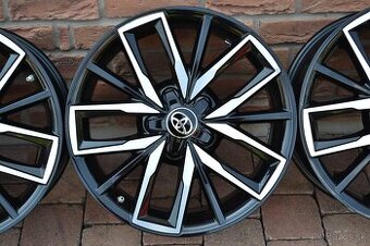 5×114,3 R17 Hlinikove disky Toyota Corolla