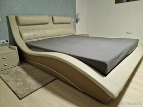 Manželská posteľ z kože + 2 nočné skrinky